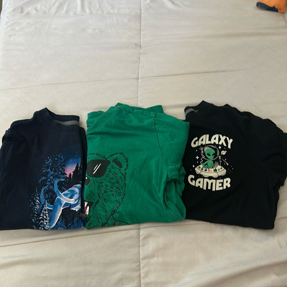 3 Long sleeve boy shirts size S(6-7)